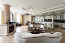 Фото интерьера гостиной квартиры в стиле неоклассика