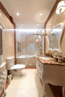 Фото интерьера санузла квартиры в стиле неоклассика