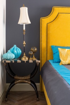 Фото интерьера спальни небольшой квартиры в стиле фьюжн