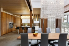 Фото интерьера столовой дома в современном стиле