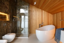 Фото интерьера санузла дома в современном стиле