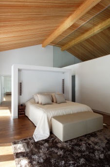 Фото интерьера спальни дома в эко-стиле