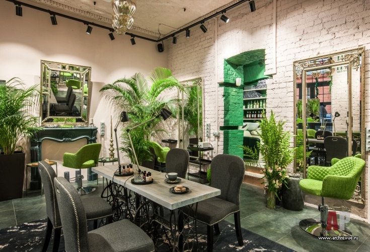 Дизайн интерьера салона красоты «Цvети» с сочными зелеными акцентами
