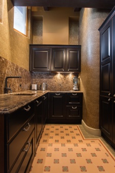 Фото интерьера кухни квартиры в стиле шале