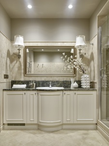 Фото интерьера санузла квартиры в стиле неоклассика