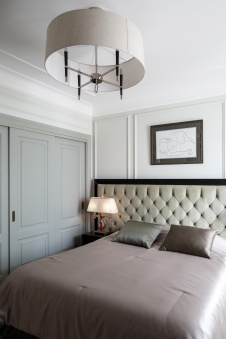 Фото интерьера спальни квартиры в стиле неоклассика