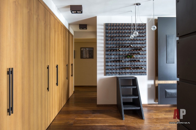 Фото интерьера винотеки квартиры в современном стиле