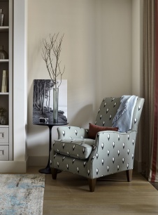 Фото интерьера гостиной в стиле неоклассика