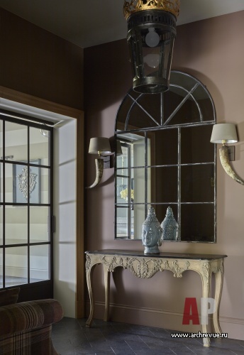 Фото интерьера входной зоны дома в стиле фьюжн