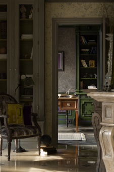 Фото интерьера кабинета квартиры в стиле неоклассике