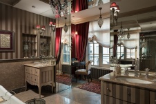 Фото интерьера санузла квартиры в стиле неоклассике