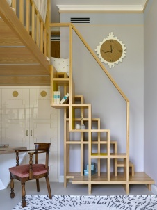 Фото интерьера лестницы квартиры в стиле китч