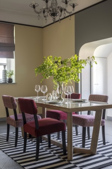 Фото интерьера столовой дома в стиле фьюжн