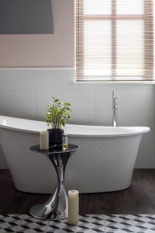 Фото интерьера ванной дома в стиле фьюжн