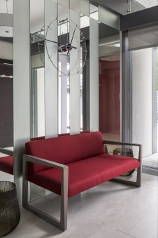 Фото интерьера входной зоны дома в современном стиле