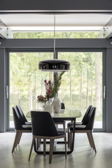 Фото интерьера столовой дома в современном стиле