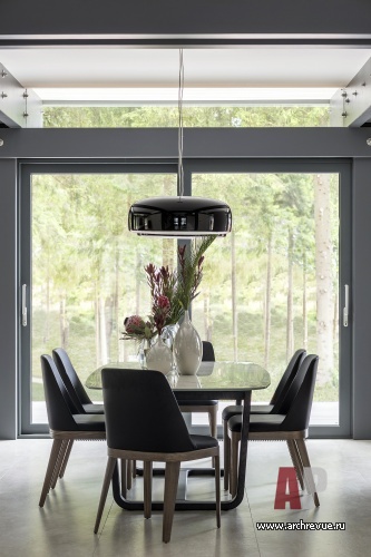 Фото интерьера столовой дома в современном стиле