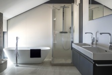 Фото интерьера санузла дома в современном стиле