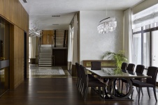 Фото интерьера столовой дома в современном стиле