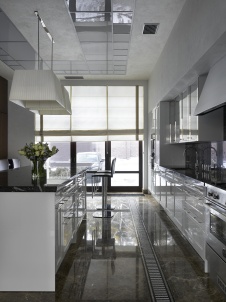 Фото интерьера кухни дома в современном стиле