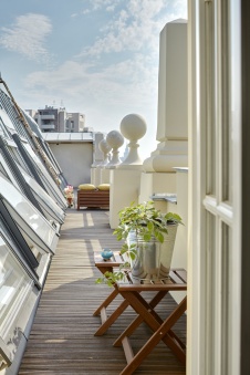 Фото интерьера террасы двухэтажной квартиры в стиле фьюжн