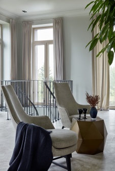 Фото интерьера гостиной дома в стиле фьюжн