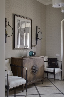 Фото интерьера входной зоны дома в стиле неоклассика