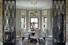Фото интерьера столовой дома в стиле неоклассика