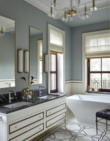 Фото интерьера санузла дома в стиле неоклассика