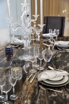 Фото интерьера столовой дома в современном стиле