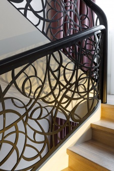 Фото интерьера лестницы дома в стиле фьюжн