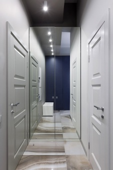 Фото интерьера входной зоны квартиры в современном стиле