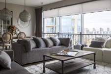 Фото интерьера гостиной квартиры в стиле неоклассика