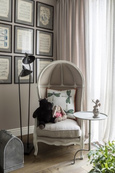 Фото интерьера детской квартиры в стиле неоклассика