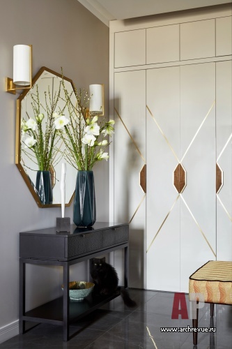 Фото интерьера входной зоны квартиры в стиле фьюжн