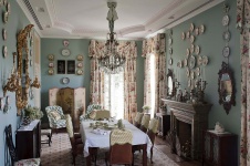 Фото интерьера столовой дома в классическом стиле Фото интерьера каминной дома в классическом стиле