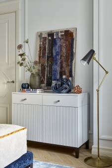 Фото интерьера детской квартиры в стиле неоклассика