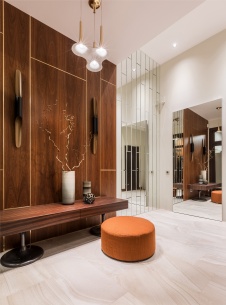 Фото интерьера входной зоны дома в современном стиле