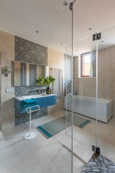 Фото интерьера санузла дома в современном стиле