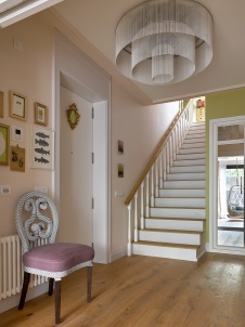 Фото интерьера лестницы квартиры в стиле фьюжн Фото интерьера лестничного холла квартиры в стиле фьюжн