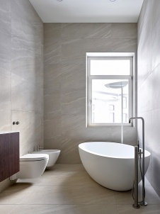 Фото интерьера ванной дома в стиле минимализм