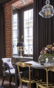 Фото интерьера столовой квартиры в стиле неоклассика