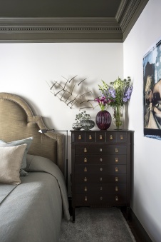 Фото интерьера спальни квартиры в стиле неоклассика