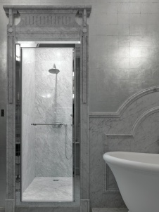 Фото интерьера санузла квартиры в стиле неоклассика