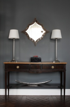 Фото интерьера входной зоны квартиры в стиле неоклассика