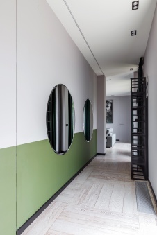 Фото интерьера коридора небольшого дома в современном стиле