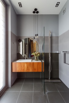 Фото интерьера санузла небольшого дома в современном стиле