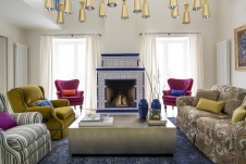 Фото интерьера камина дома в стиле неоклассика