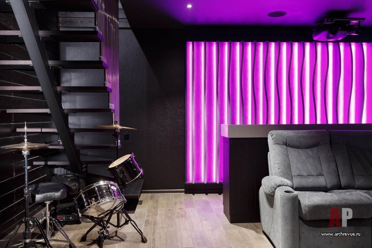 Фото интерьера винотеки гостевого дома в стиле шале