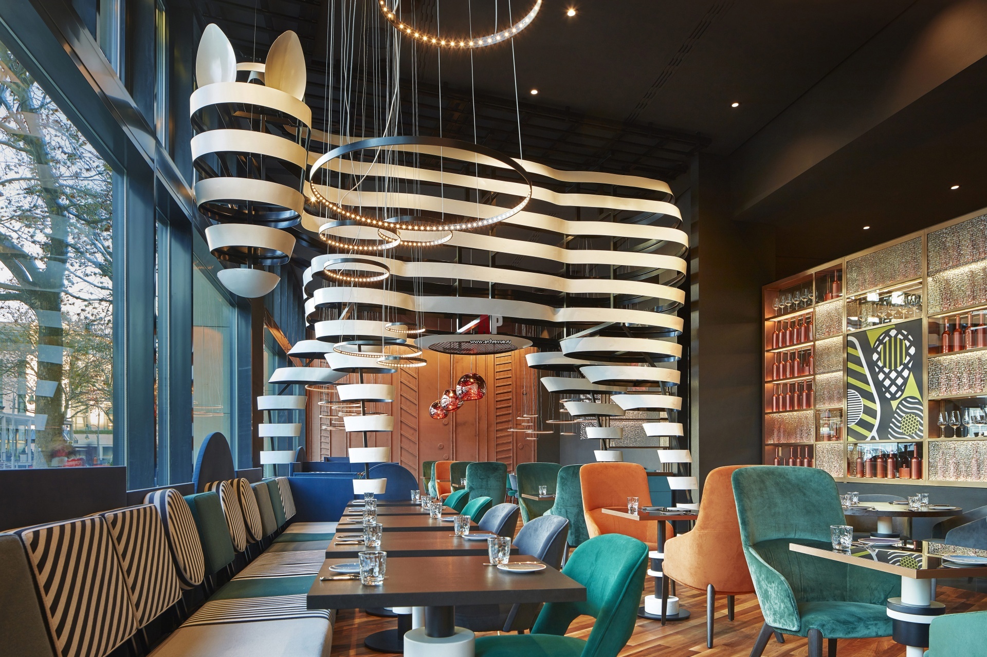 Интерьеры отеля Pullman Berlin Schweizerhof в стиле баухаус